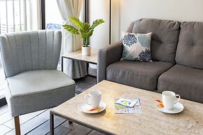 Ocean View  Condo with 2 double beds and Parking