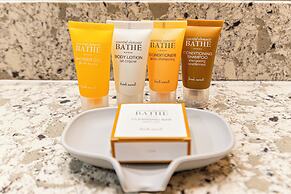 Ocean View  Condo with 2 double beds and Parking