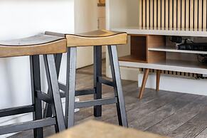 Ocean View  Condo with 2 double beds and Parking