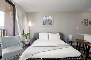 Ocean View  Condo with 2 double beds and Parking