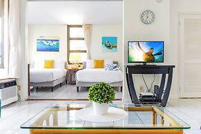 Ocean View  Condo with 2 double beds and Parking