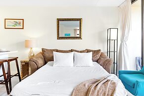 Ocean View  Condo with 2 double beds and Parking