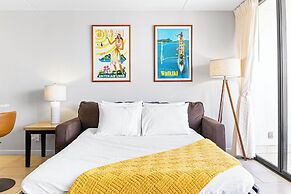 Ocean View  Condo with 2 double beds and Parking