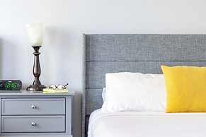 Ocean View  Condo with 2 double beds and Parking