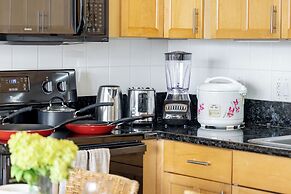 Ocean View  Condo with 2 double beds and Parking