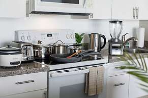 Ocean View  Condo with 2 double beds and Parking