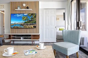 Ocean View  Condo with 2 double beds and Parking