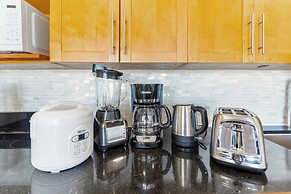 Ocean View  Condo with 2 double beds and Parking