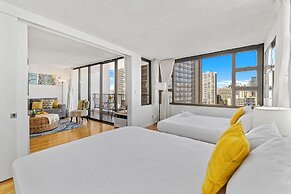 Ocean View  Condo with 2 double beds and Parking