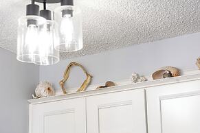 Ocean View  Condo with 2 double beds and Parking