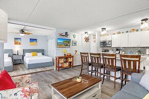 Ocean View  Condo with 2 double beds and Parking