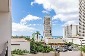 Ocean View  Condo with 2 double beds and Parking