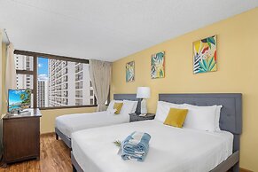 Ocean View  Condo with 2 double beds and Parking