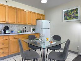 Ocean View  Condo with 2 double beds and Parking