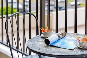 Ocean View  Condo with 2 double beds and Parking