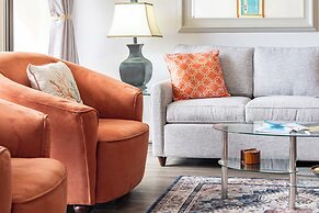 Ocean View  Condo with 2 double beds and Parking