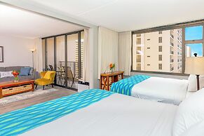 Ocean View  Condo with 2 double beds and Parking