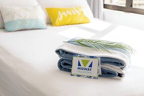 Ocean View  Condo with 2 double beds and Parking