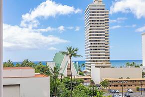 Ocean View  Condo with 2 double beds and Parking