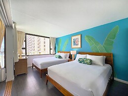 Ocean View  Condo with 2 double beds and Parking