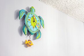 Ocean View  Condo with 2 double beds and Parking