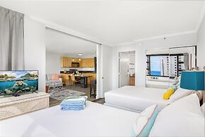 Ocean View  Condo with 2 double beds and Parking