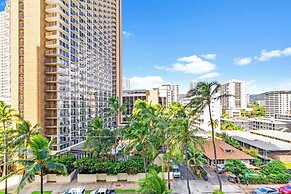 Ocean View  Condo with 2 double beds and Parking