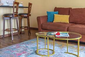 Ocean View  Condo with 2 double beds and Parking