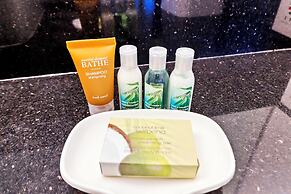 Ocean View  Condo with 2 double beds and Parking