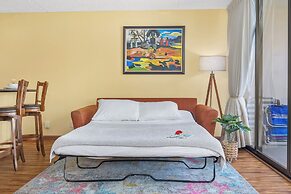 Ocean View  Condo with 2 double beds and Parking