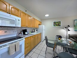 Ocean View  Condo with 2 double beds and Parking