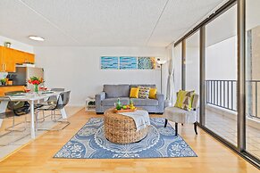 Ocean View  Condo with 2 double beds and Parking