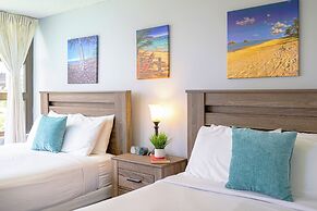 Ocean View  Condo with 2 double beds and Parking