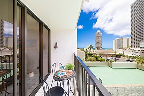Ocean View  Condo with 2 double beds and Parking