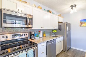 Ocean View  Condo with 2 double beds and Parking