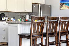 Ocean View  Condo with 2 double beds and Parking