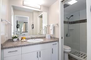 Ocean View  Condo with 2 double beds and Parking