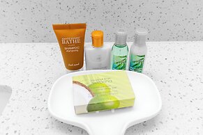 Ocean View  Condo with 2 double beds and Parking