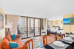 Ocean View  Condo with 2 double beds and Parking