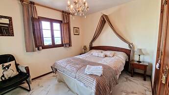 Cozy Seaside Apartment in Manilva