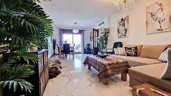 Cozy Seaside Apartment in Manilva