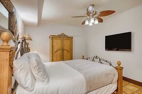 Keys Creek by Avantstay Sleeps 42, Luxury Estate