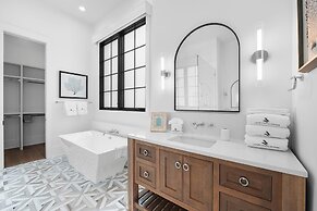 Searenity at Eleanor Beach