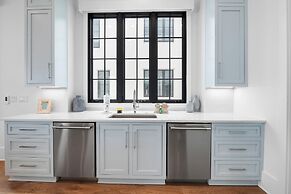 Searenity at Eleanor Beach