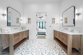 Searenity at Eleanor Beach