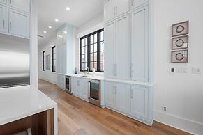 Searenity at Eleanor Beach