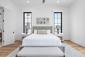 Searenity at Eleanor Beach