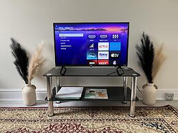 New Spacious 4 Bed Apartment in Kew Bridge