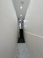 New Spacious 4 Bed Apartment in Kew Bridge