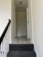 New Spacious 4 Bed Apartment in Kew Bridge